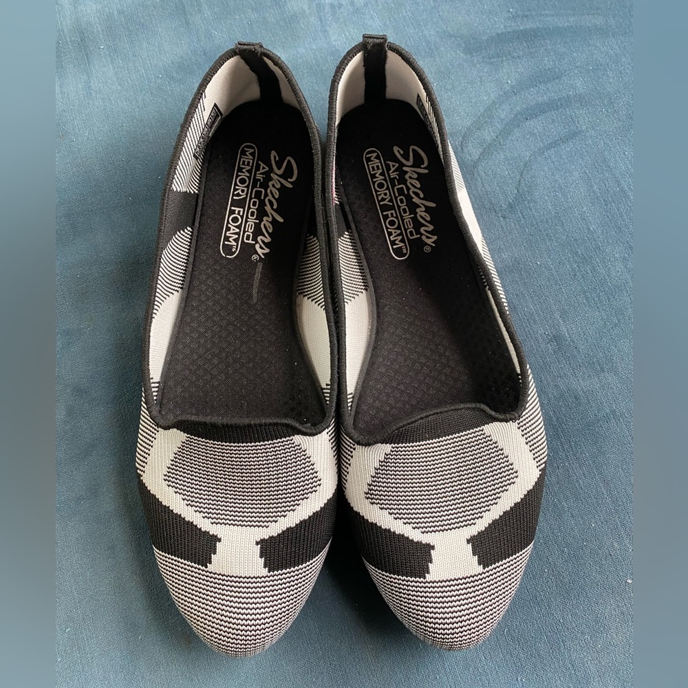 Skechers Black & White Patterned Slip-On Flats